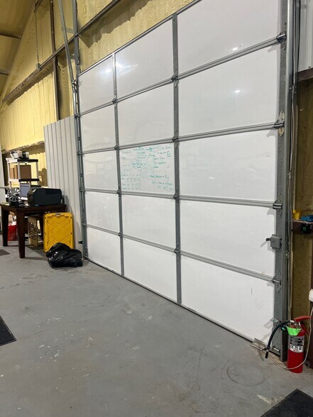 More Photos Of 8511 S Regency Dr, Tulsa Manufacturing For Lease