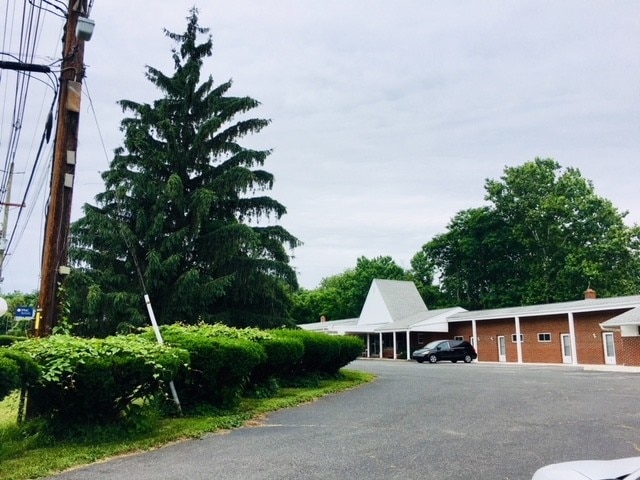 More Photos Of 1043 US Highway 206, Bordentown Hotel For Sale