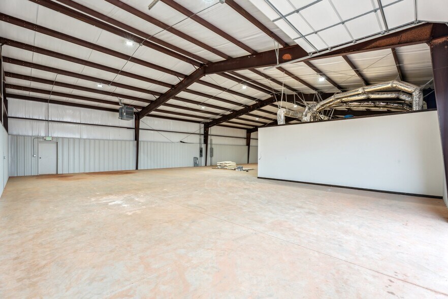 More Photos Of 5286 NE Highway 33, Guthrie Warehouse For Sale