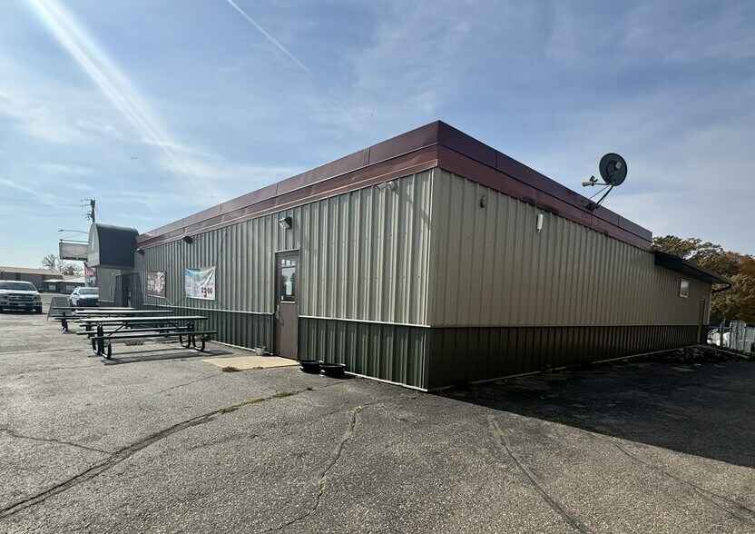 More Photos Of 120 Manninen Ave, Wolf Lake Specialty For Sale