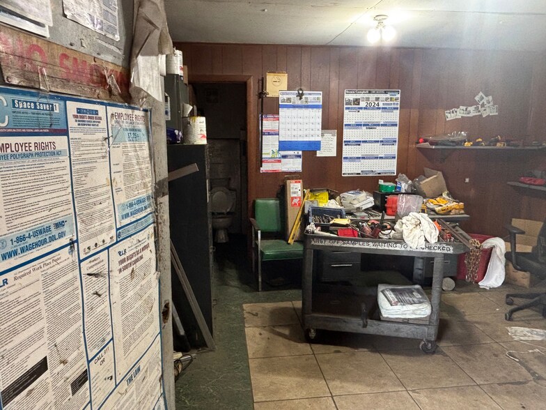 More Photos Of 424 Shelton Rd, West Columbia Warehouse For Sale