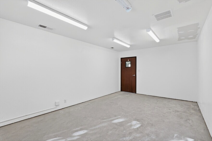 More Photos Of 5411 Valley Blvd, Los Angeles Warehouse For Lease