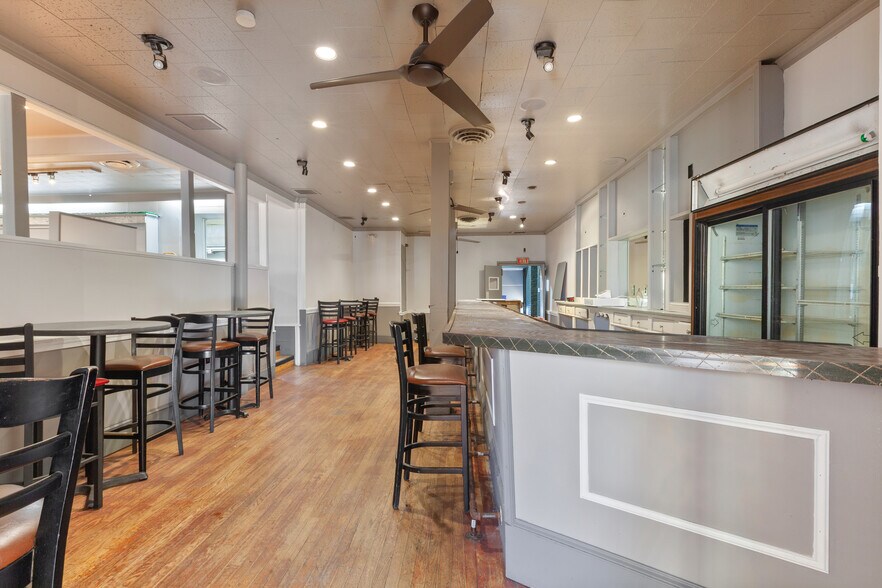 More Photos Of 194-198 Main St, Emmaus Restaurant For Sale