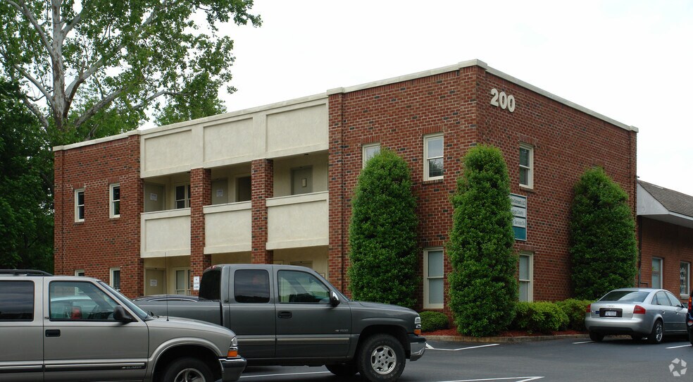 More Photos Of 200 Sanford Rd, Pittsboro Medical For Lease