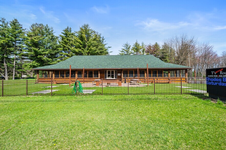 More Photos Of 8826 Gratiot Ave, Columbus Restaurant For Sale