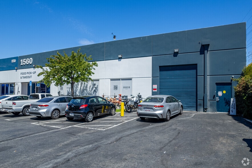 More Photos Of 1560 S Lewis St, Anaheim Warehouse For Lease