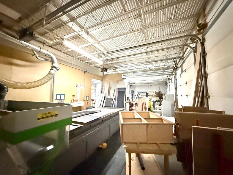 More Photos Of 624 S Prince St, Lancaster Flex For Sale