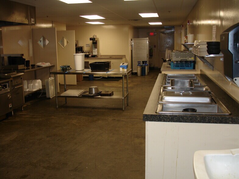 More Photos Of 335 College Ave, Boiling Springs Restaurant For Lease