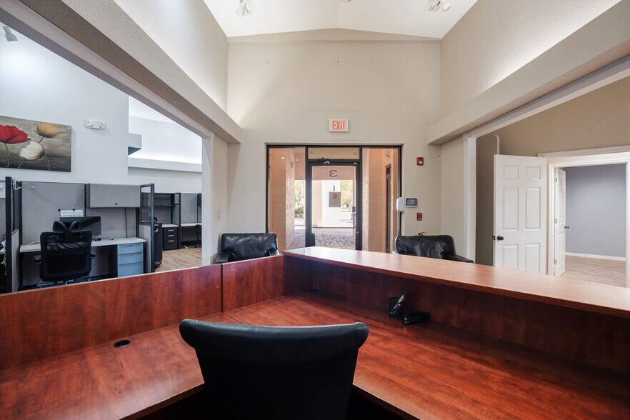 More Photos Of 3910 Golf Park Loop, Bradenton Office For Sale