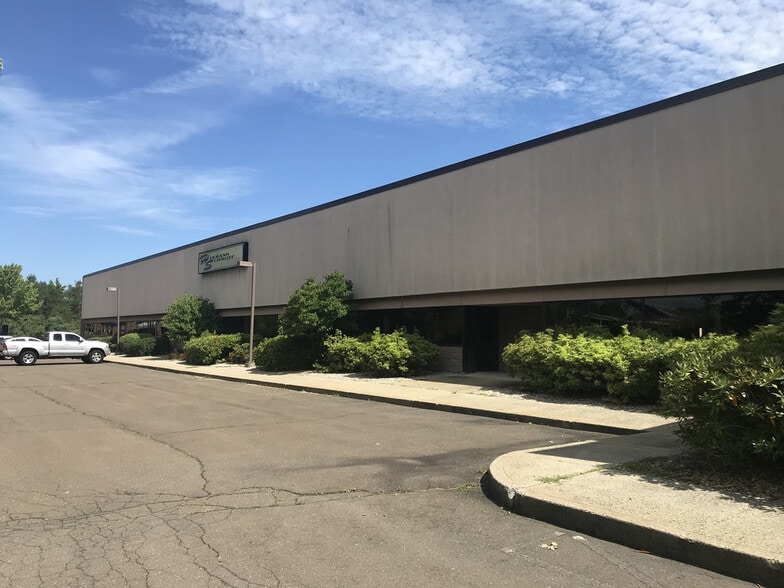 More Photos Of 250 Nutmeg Rd S, South Windsor Warehouse For Sale
