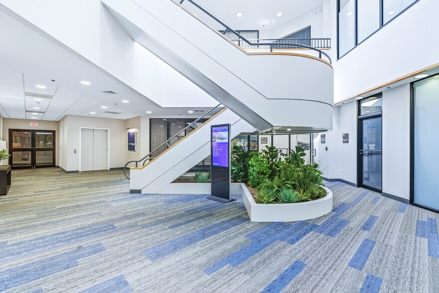 More Photos Of 325 Wood Rd, Braintree Office For Lease