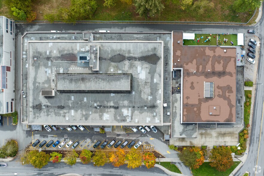 More Photos Of 3030 Lincoln Ave, Coquitlam General Retail For Sale