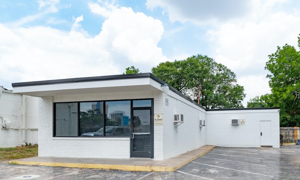 More Photos Of 9936 Westview Dr, Houston Freestanding For Sale