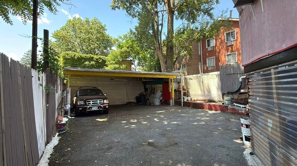 More Photos Of 3935 Barnes Ave, Bronx Land For Sale