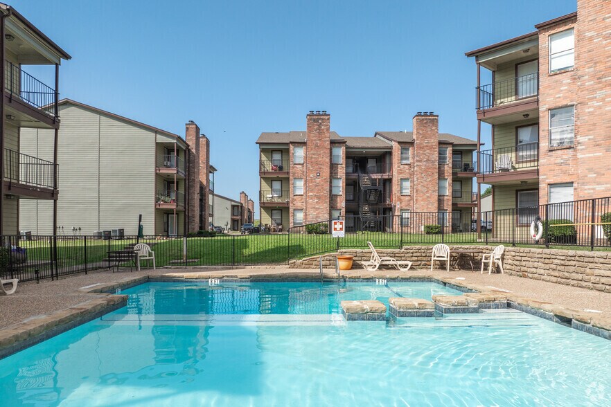 More Photos Of 1600 LaSalle Dr, Sherman Apartments For Sale