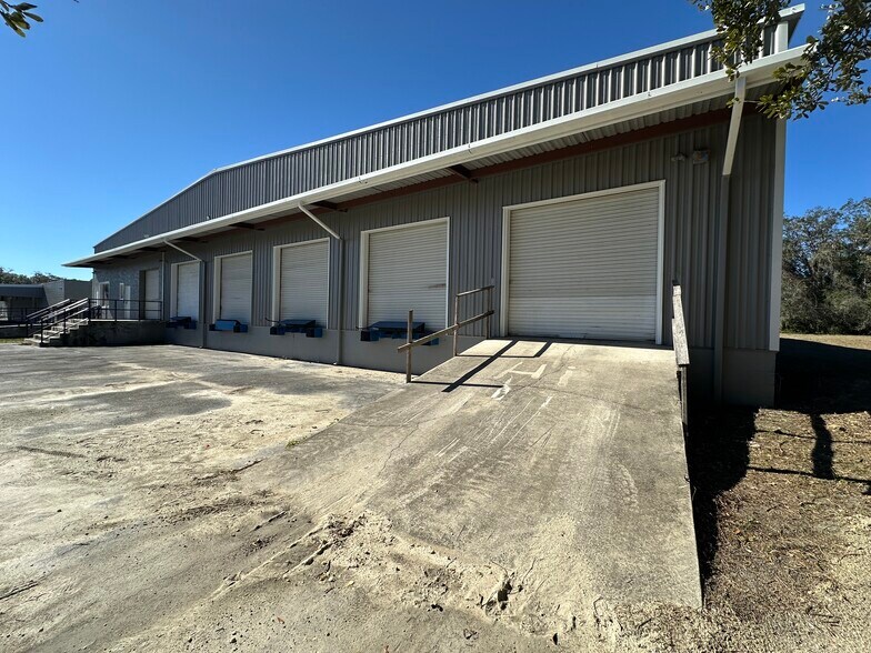 More Photos Of 12 NW 5th Pl, Williston Manufacturing For Lease