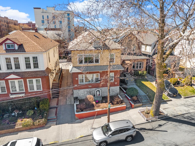 More Photos Of 1807 Willow Ln, Bronx Apartments For Sale