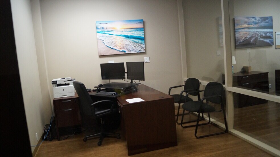 More Photos Of 400 San Fernando Mission Blvd, San Fernando Office For Lease