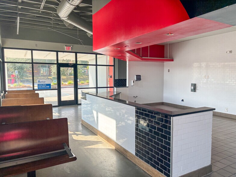 More Photos Of 413 Drive in Ln, Moncks Corner Storefront Retail Office For Lease