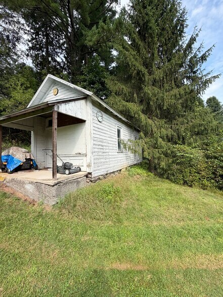 More Photos Of 50 Kirkendall Ave, Shavertown Flex For Sale