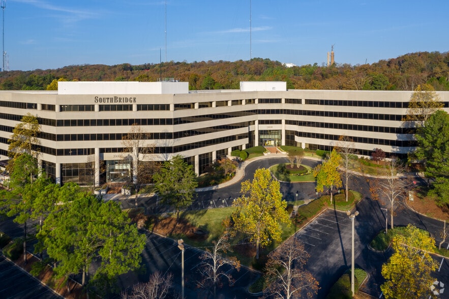 More Photos Of 2000-2100 SouthBridge Pky, Birmingham Office Residential For Lease