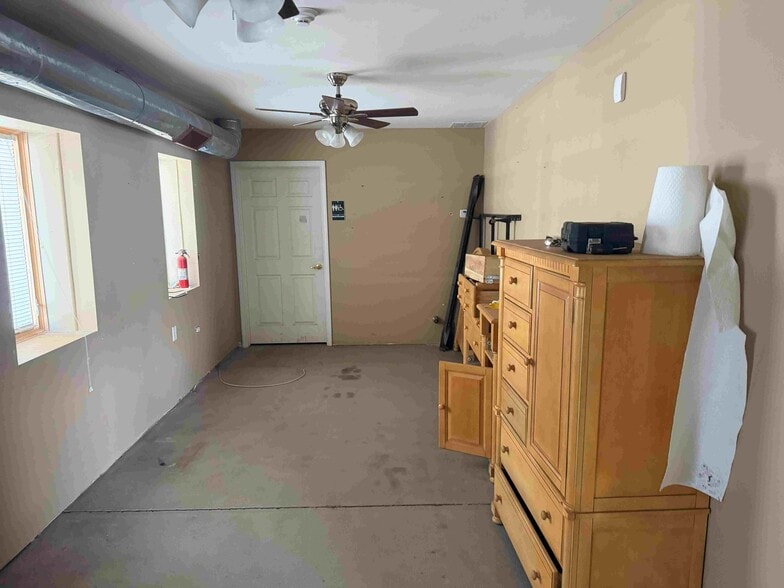 More Photos Of 1313 S Schoolhouse Rd, New Lenox Warehouse For Lease