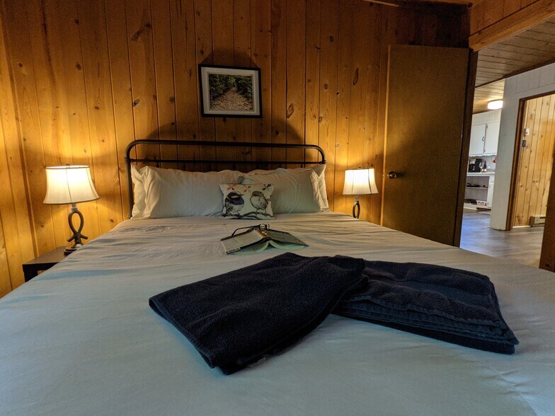 More Photos Of 3932 Point of View Ln, Phelps Hotel For Sale