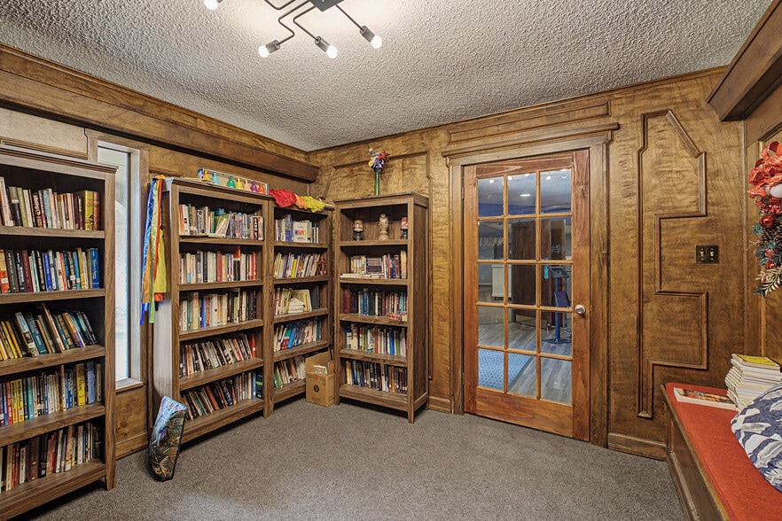 More Photos Of 2111 Skyline Dr, Mesquite Religious Facility For Sale