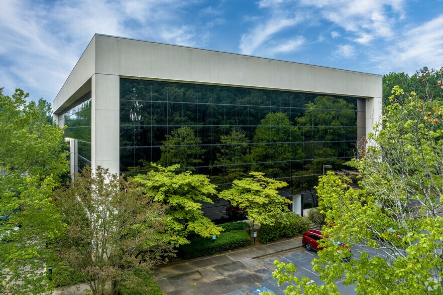 More Photos Of 5855 Executive Center Dr, Charlotte Unknown For Lease