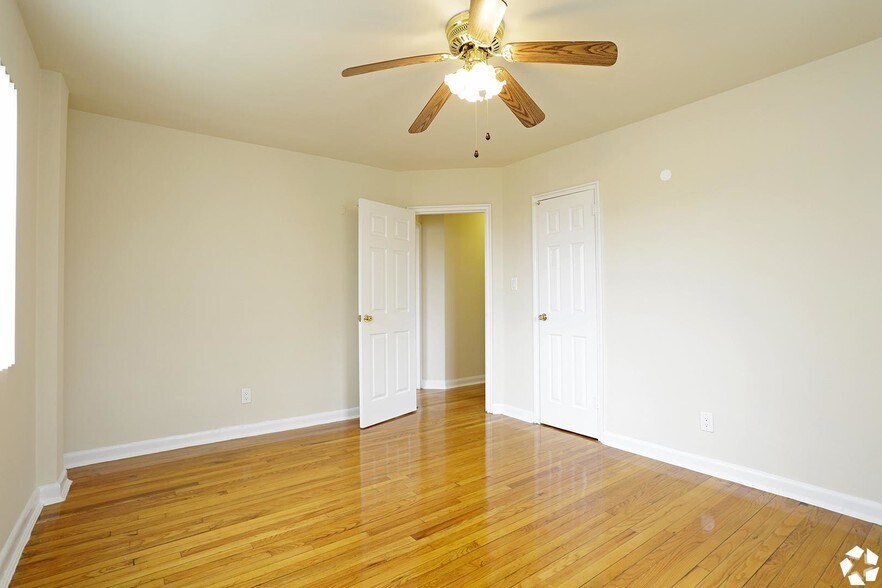 More Photos Of 3301 Chillum Rd, Mount Rainier Apartments For Sale