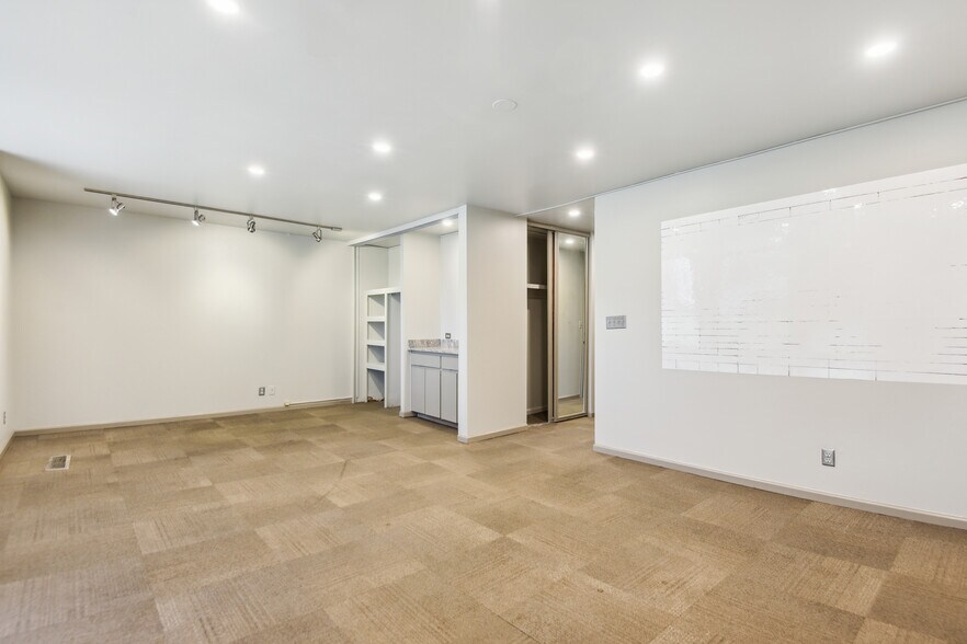 More Photos Of 7225 S 85th East Ave, Tulsa Office For Lease