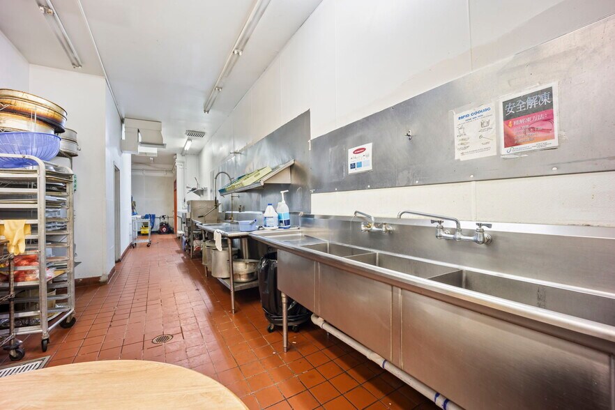 More Photos Of 3400 W Northern Ave, Pueblo Restaurant For Sale