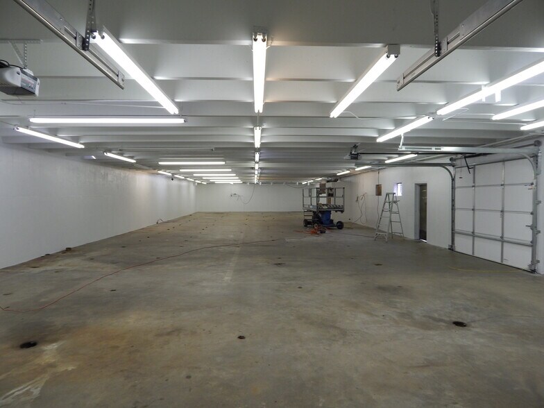 More Photos Of 7901 Prospect Ave, Kansas City Auto Repair For Sale