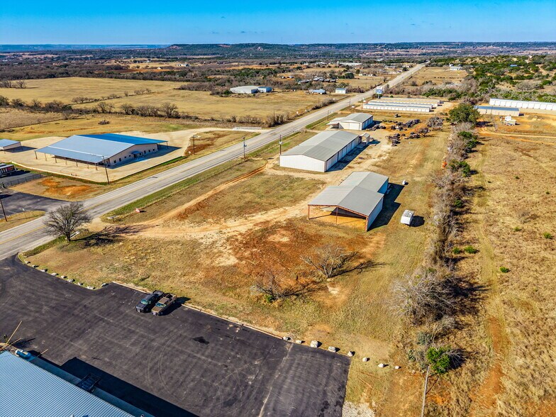 More Photos Of 2684 W US Highway 290, Fredericksburg Warehouse For Sale