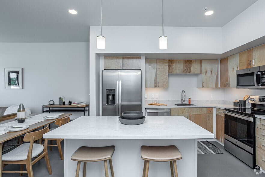 More Photos Of 202 E Emma Ave, Springdale Apartments For Lease