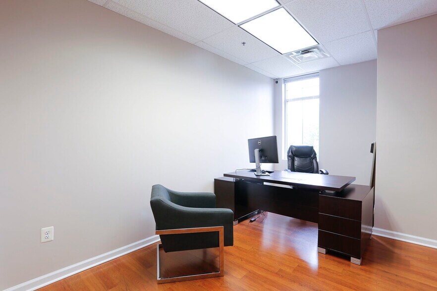 More Photos Of 19420 Golf Vista Plz, Leesburg Medical For Sale