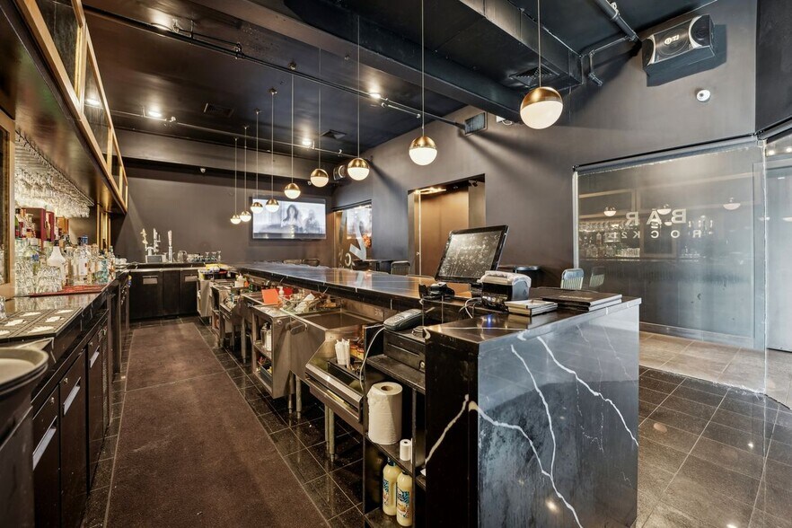 More Photos Of 400 Bergen Blvd, Palisades Park General Retail For Lease