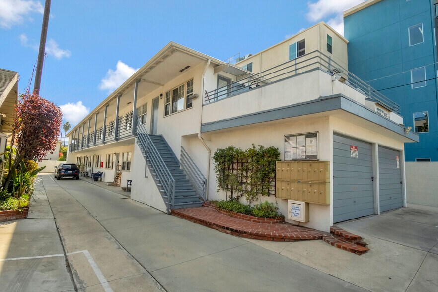 More Photos Of 10814-10818 Blix St, West Toluca Lake Apartments For Sale