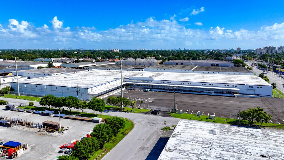 More Photos Of 3455 NW 54th St, Miami Warehouse For Sale