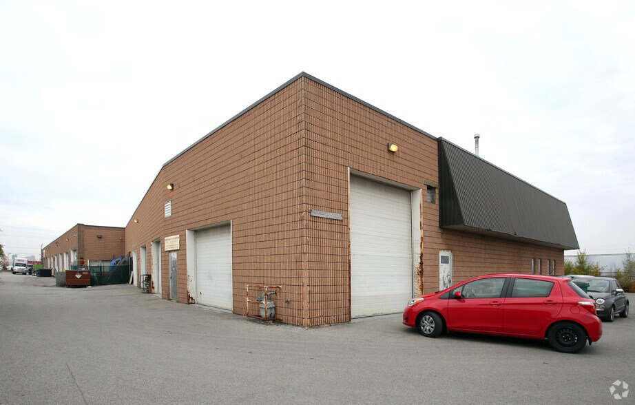 More Photos Of 225 Advance Blvd, Brampton Warehouse For Sale
