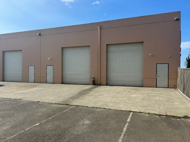 More Photos Of 595-601 Portal St, Cotati Manufacturing For Lease