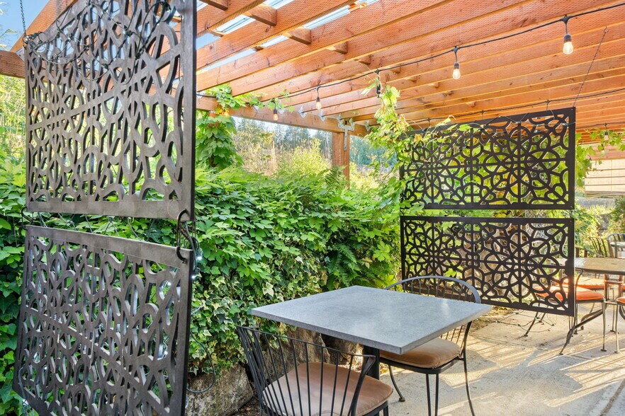 More Photos Of 101 Provence View Ln, Sequim Restaurant For Sale