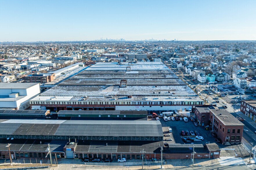 More Photos Of 297 Getty Ave, Paterson Warehouse For Lease