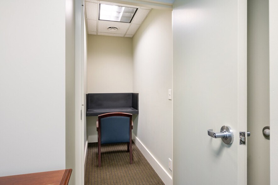 More Photos Of 580 E Main St, Norfolk Office For Lease