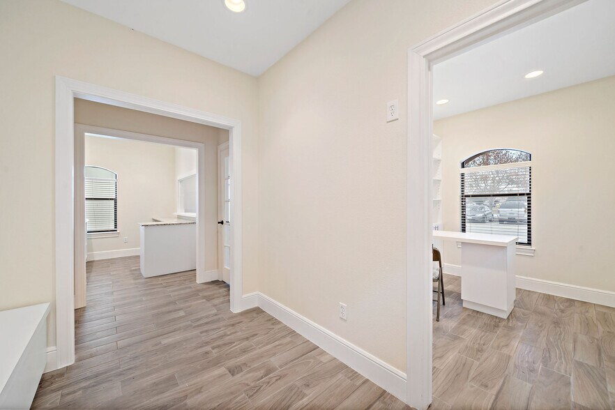 More Photos Of 21386 Provincial Blvd, Katy Medical For Sale