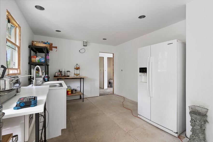 More Photos Of 618 Barron Blvd, Grayslake Medical For Sale