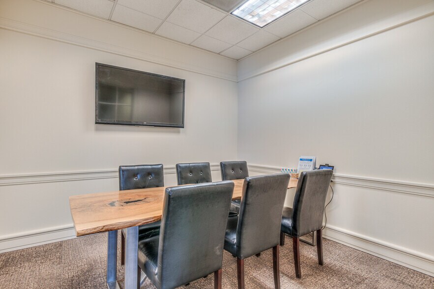 More Photos Of 345 SE 3rd St, Bend Office For Sale