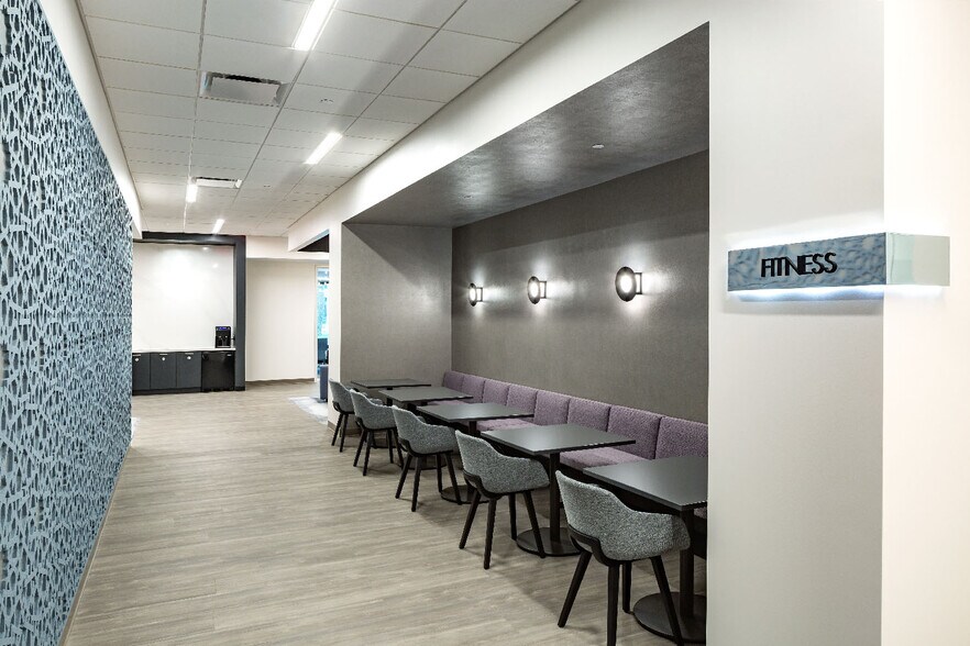 More Photos Of 3130 Fairview Park Dr, Falls Church Office For Lease