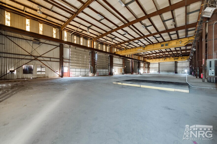 More Photos Of 701 W Murphy St, Odessa Manufacturing For Sale