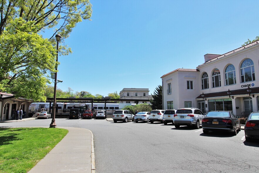 More Photos Of 132 Parkway Rd, Bronxville Medical For Lease